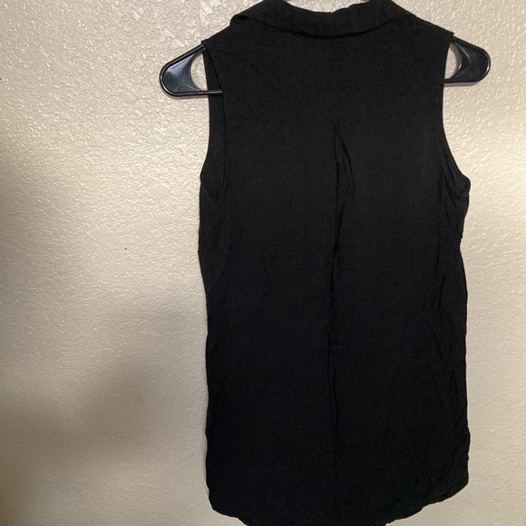 Divided H&M Blouse No Sleeve Two pockets in the Front Size 4 - Picture 3 of 4